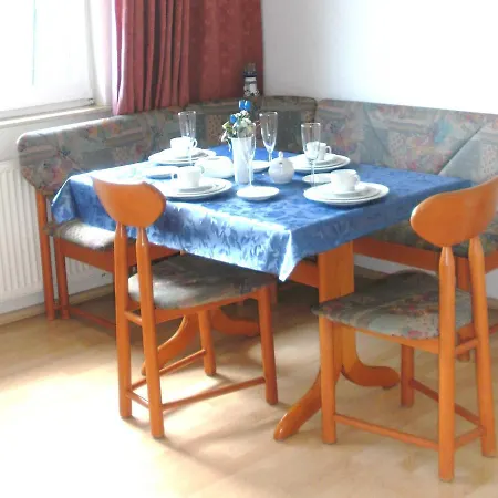 Appartement Haus Aquamarina 10 *